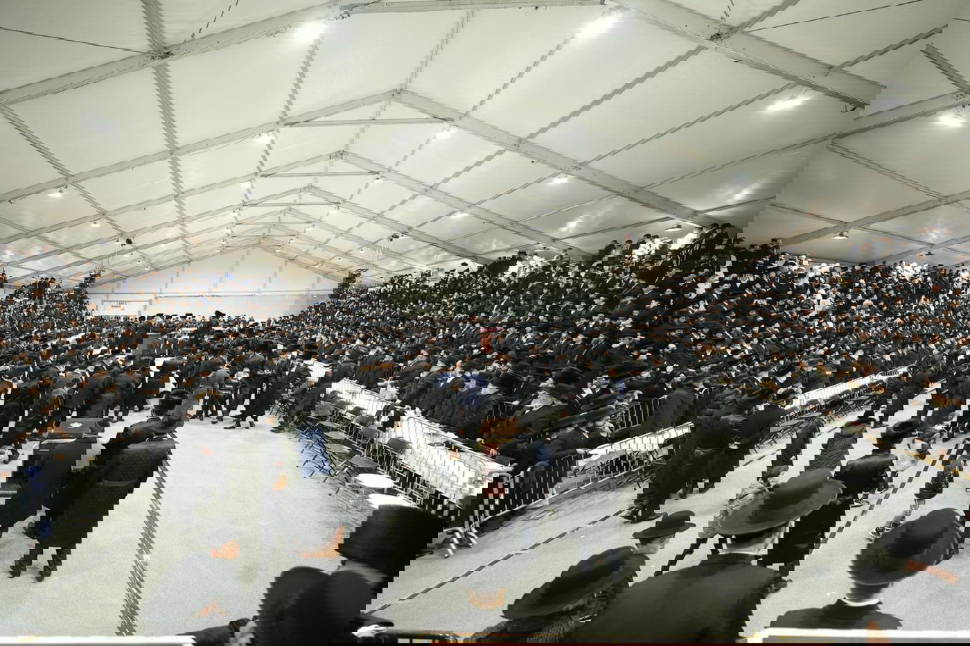 אלפים השתתפו במעמד הכנסת ספר תורה לאוהל הגר"ש אלתר