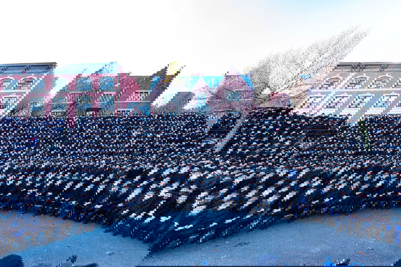 מכל נקודה בעולם: אלפי שלוחי חב"ד בתצלום עוצמתי