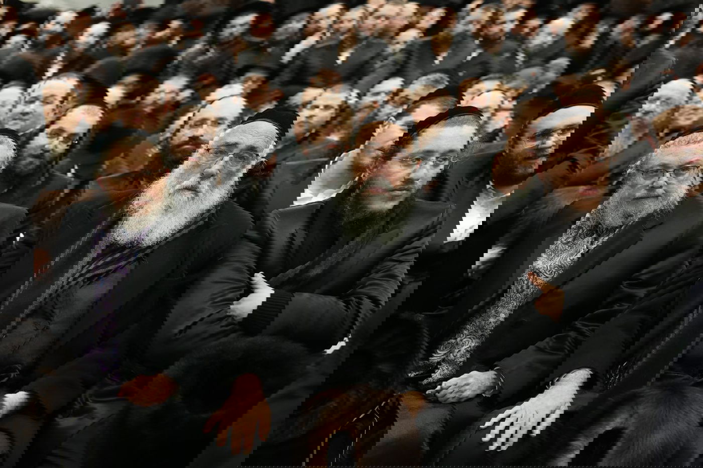 רבבות השתתפו בטיש וסעודה שלישית של הגר"ש אלתר | תיעוד