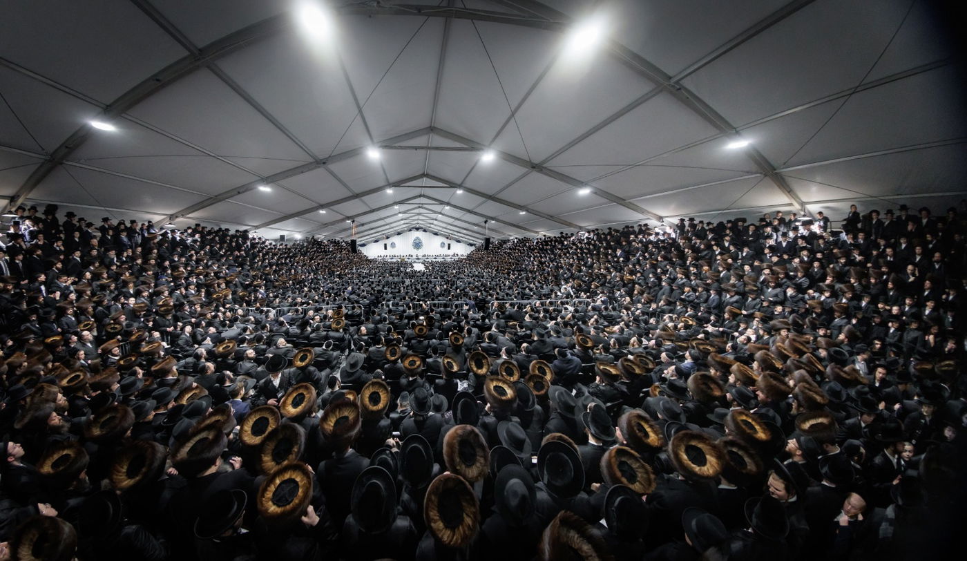 רבבות השתתפו בטיש וסעודה שלישית של הגר"ש אלתר | תיעוד