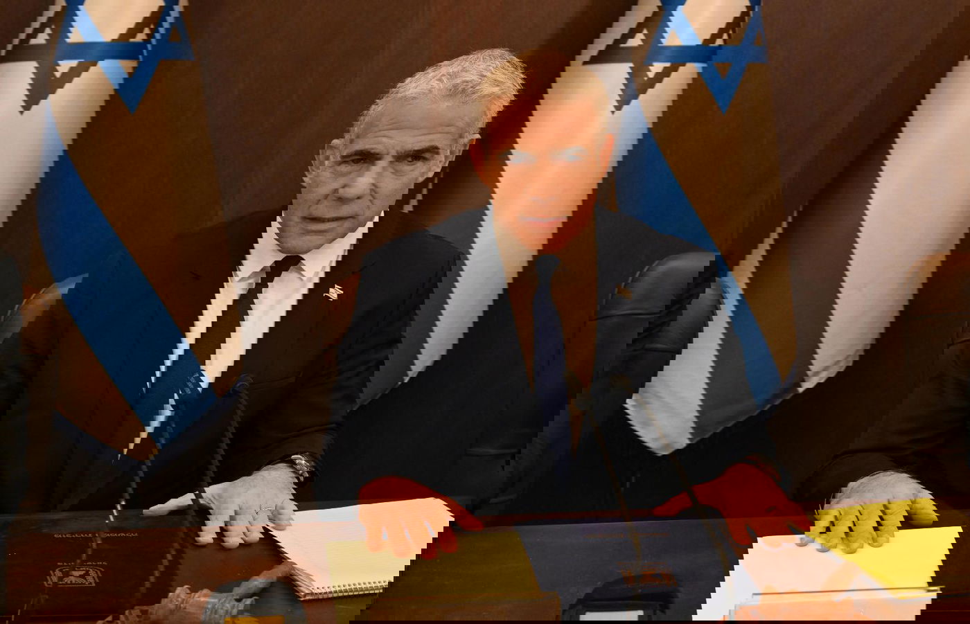 לפיד נפרד בישיבת הממשלה האחרונה: "עוד נחזור לחדר הזה, מהר יותר ממה שאתם חושבים"