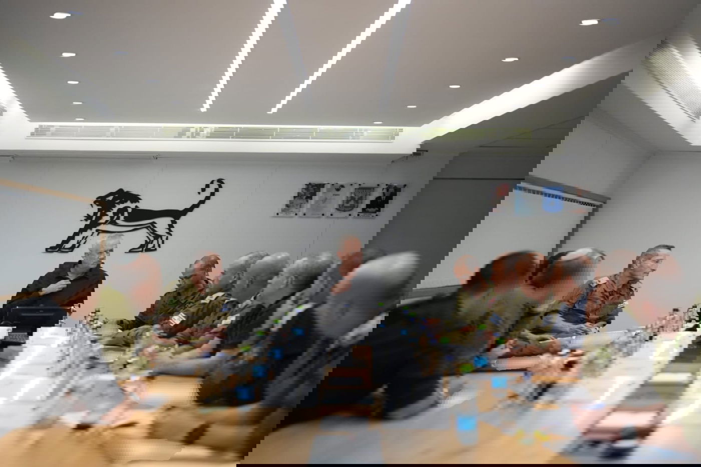 גנץ בפיקוד מרכז: "זמנם של מבצעי ומממני הפיגועים קצוב"