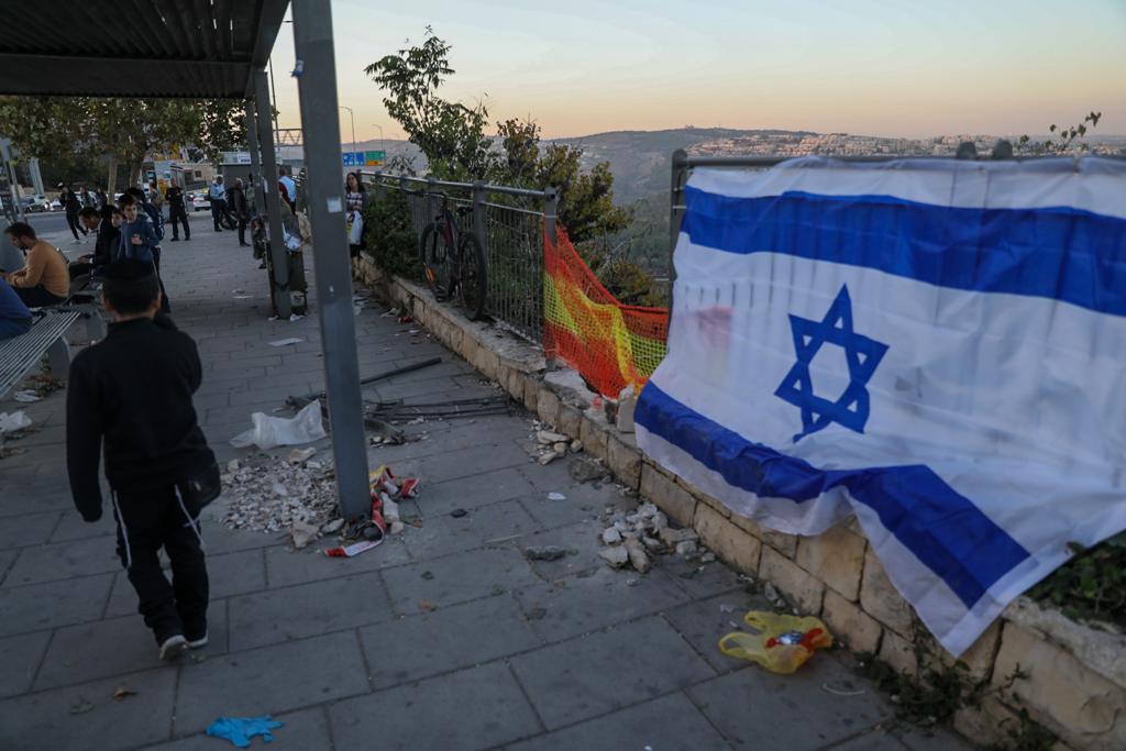 נר נשמה ולוח מחורר: כך נראה איזור הפיגוע היום בירושלים