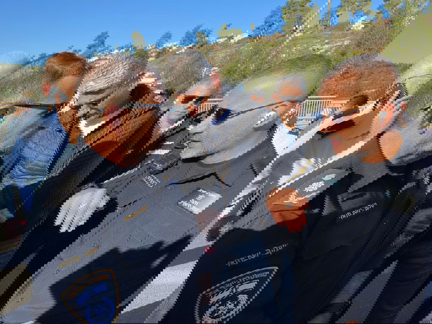 הרוג ו-19 פצועים בפיגוע משולב בירושלים; מצוד נרחב אחרי המחבל