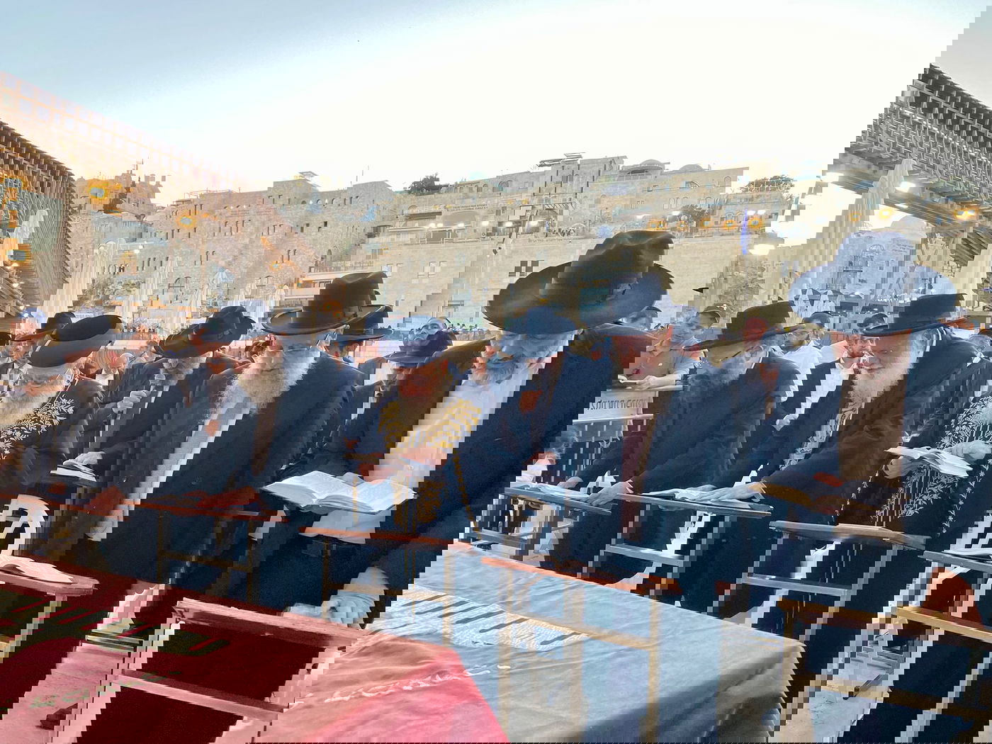 עצרת התפילה בכותל, הערב