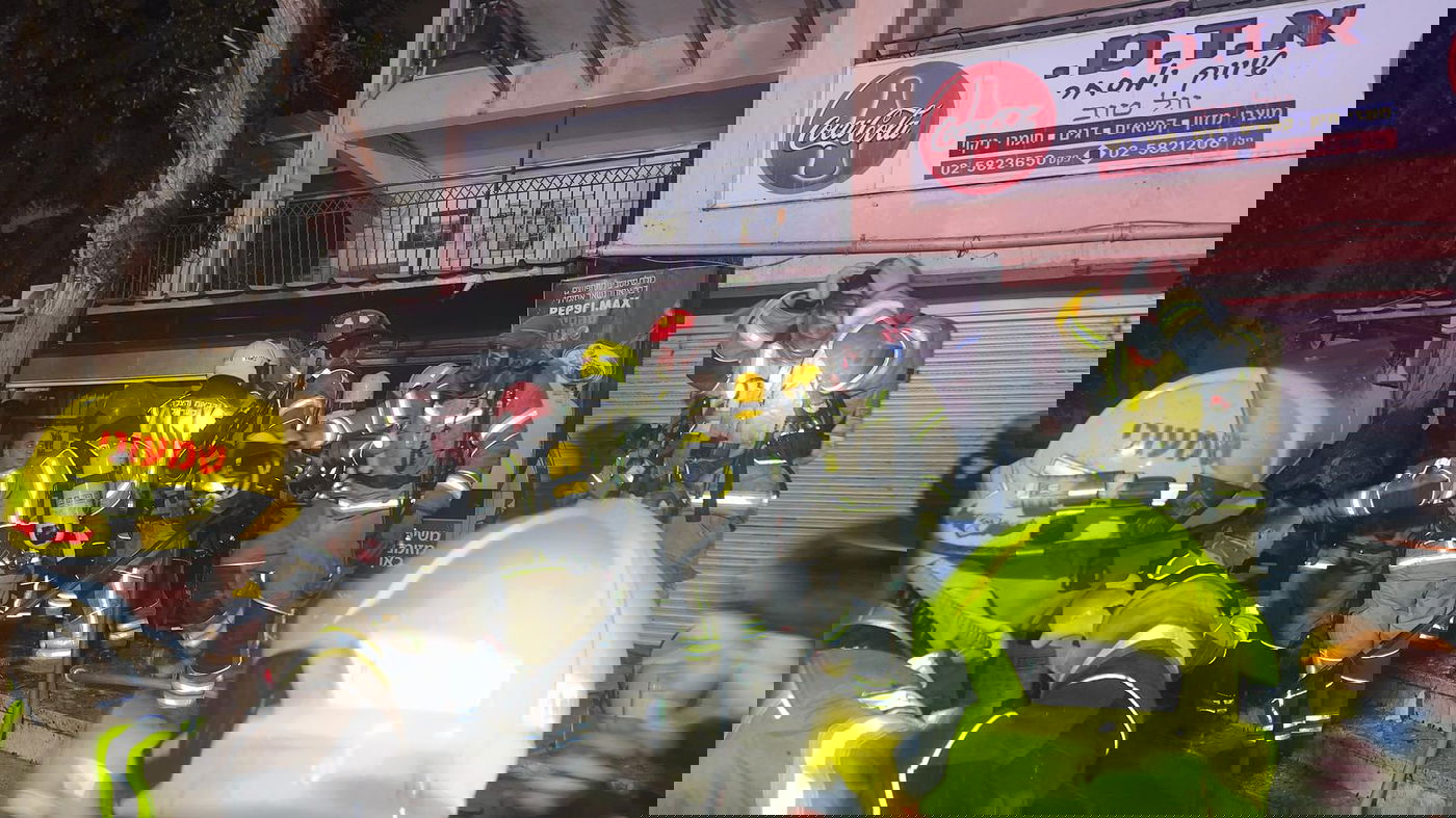 בשכונה החרדית: שריפה פרצה בליל שבת וכילתה את החנות