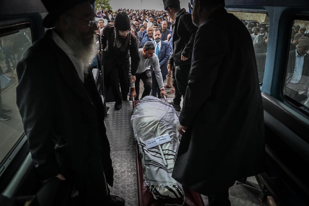 הפצוע אנוש הובא למנוחות בלוויה כאובה: "הצער ימשיך ללות אותנו" | צפו