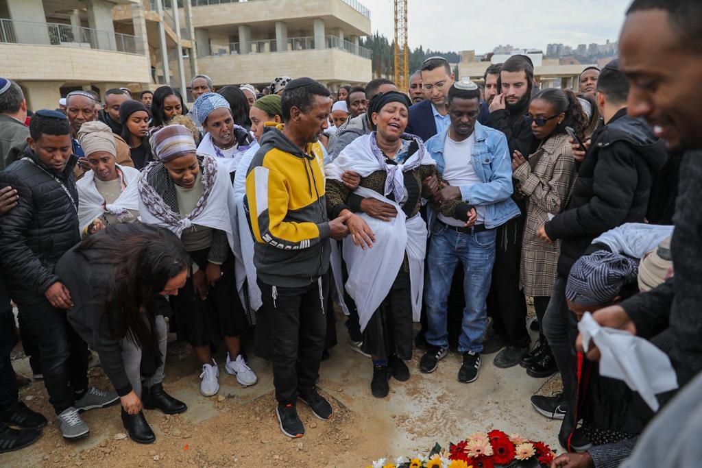הפצוע אנוש הובא למנוחות בלוויה כאובה: "הצער ימשיך ללות אותנו" | צפו