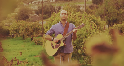 אליסף פיניש מארח את אביאל סולטן ו'נחלא' בקליפ חדש: "יפה ותמה"