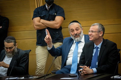 דרעי, גפני ויריב לוין בכנסת | ארכיון