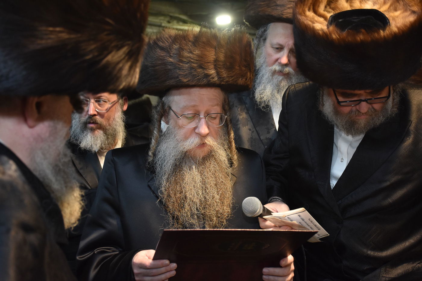 שמחת החתונה לבת האדמו"ר מנדבורנה אראד