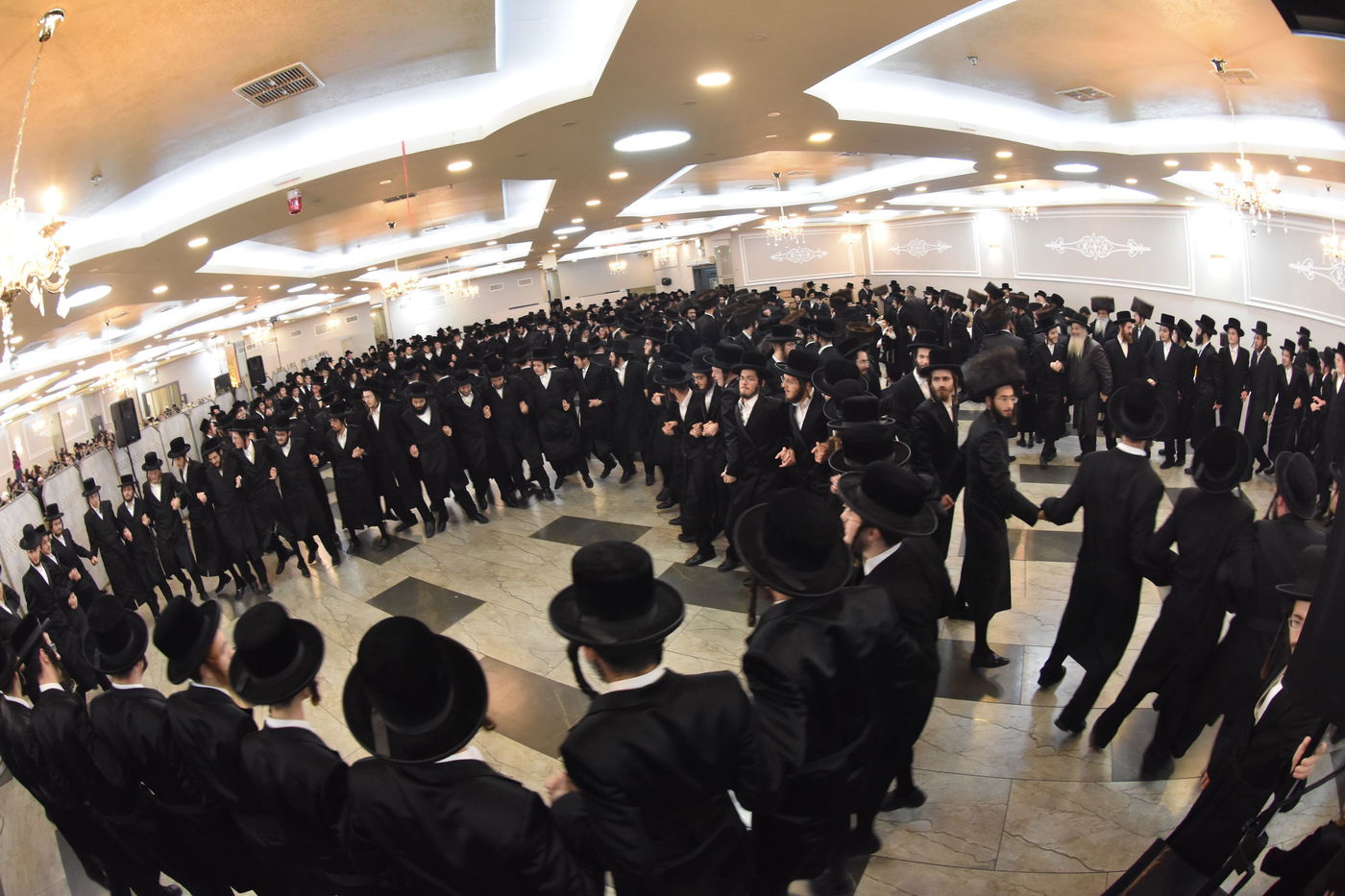 שמחת החתונה לבת האדמו"ר מנדבורנה אראד