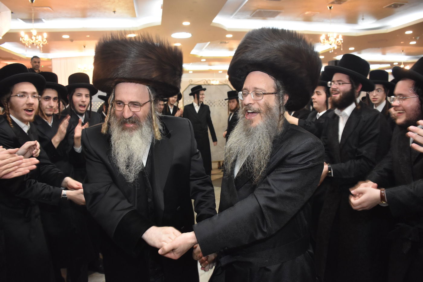 שמחת החתונה לבת האדמו"ר מנדבורנה אראד