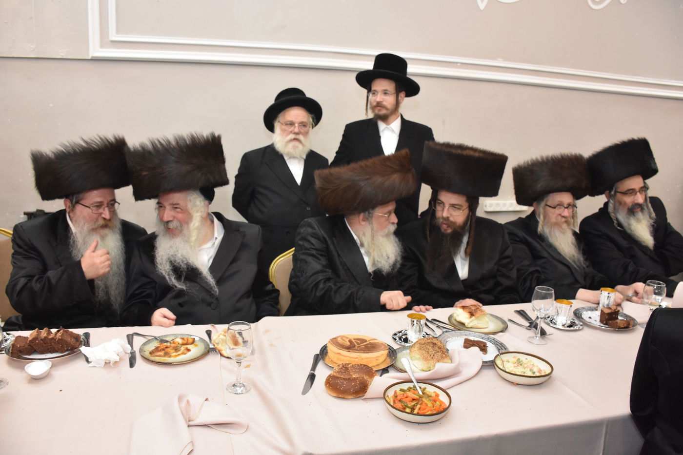 שמחת החתונה לבת האדמו"ר מנדבורנה אראד