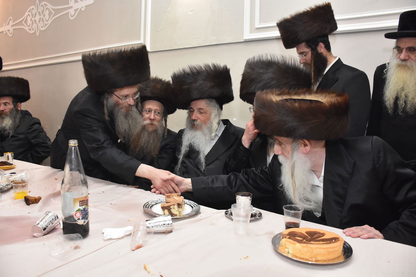 שמחת החתונה לבת האדמו"ר מנדבורנה אראד