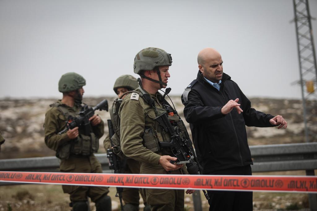 פיגוע דריסה בשער בנימין; המחבל נמלט ונוטרל לאחר דקות | צפו בנטרול