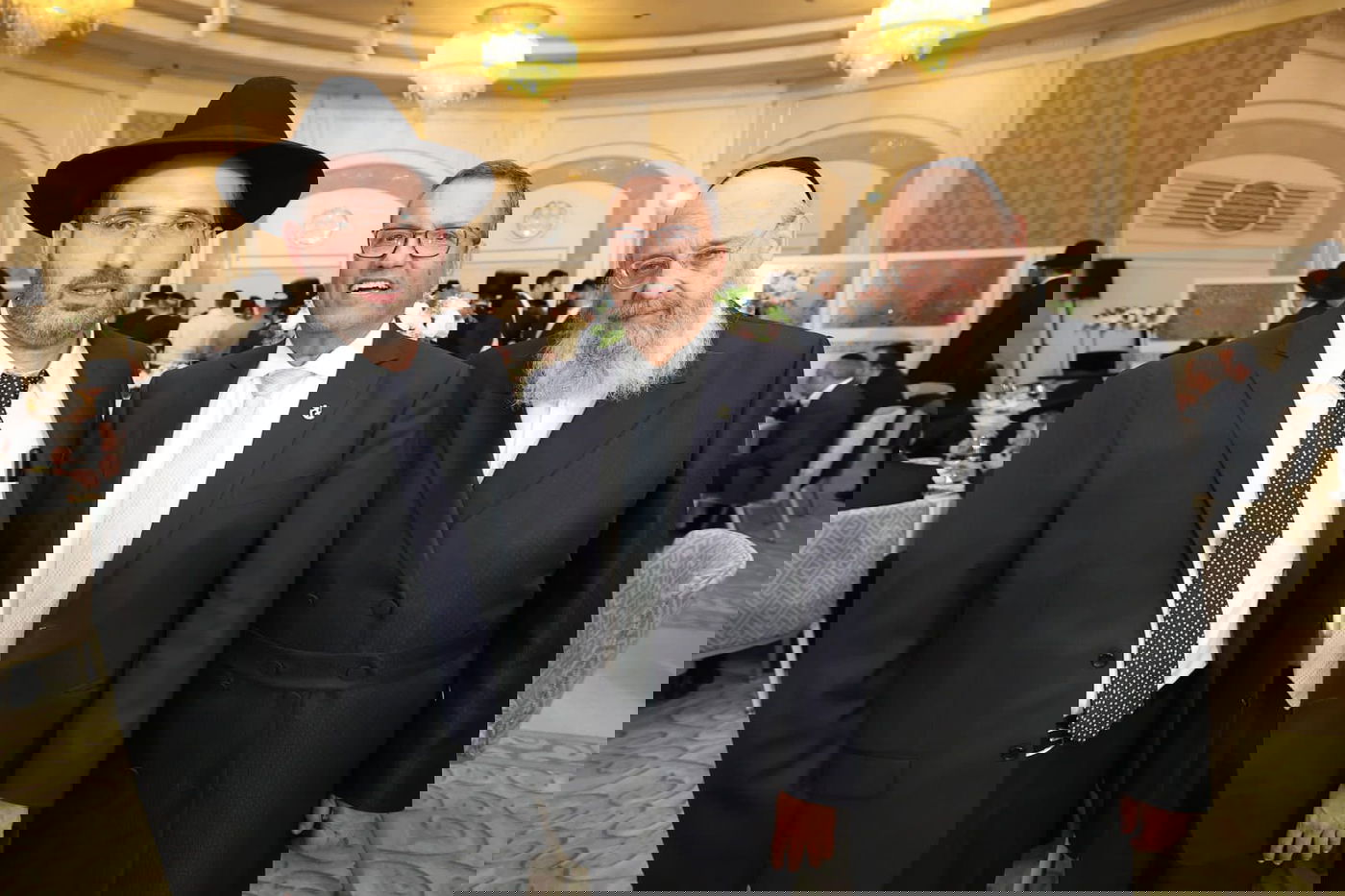 במעמד מרגש הוכנס ס"ת מיוחד של 'בוני עולם' לזכותם של אלפי זוגות חשוכי ילדים