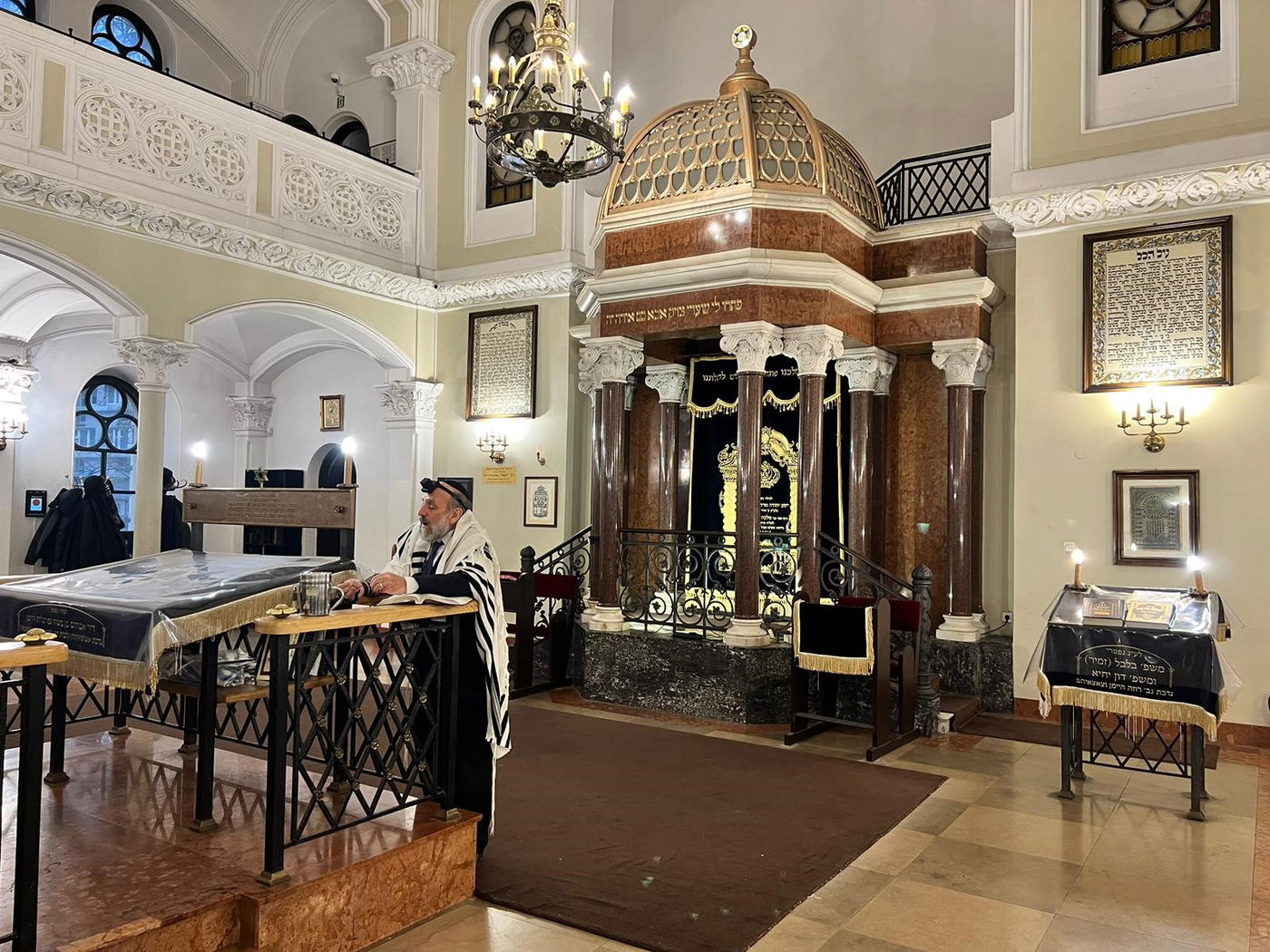 טקס מרגש בורשה: נתרם ספר תורה לחיילי צבא אוקראינה