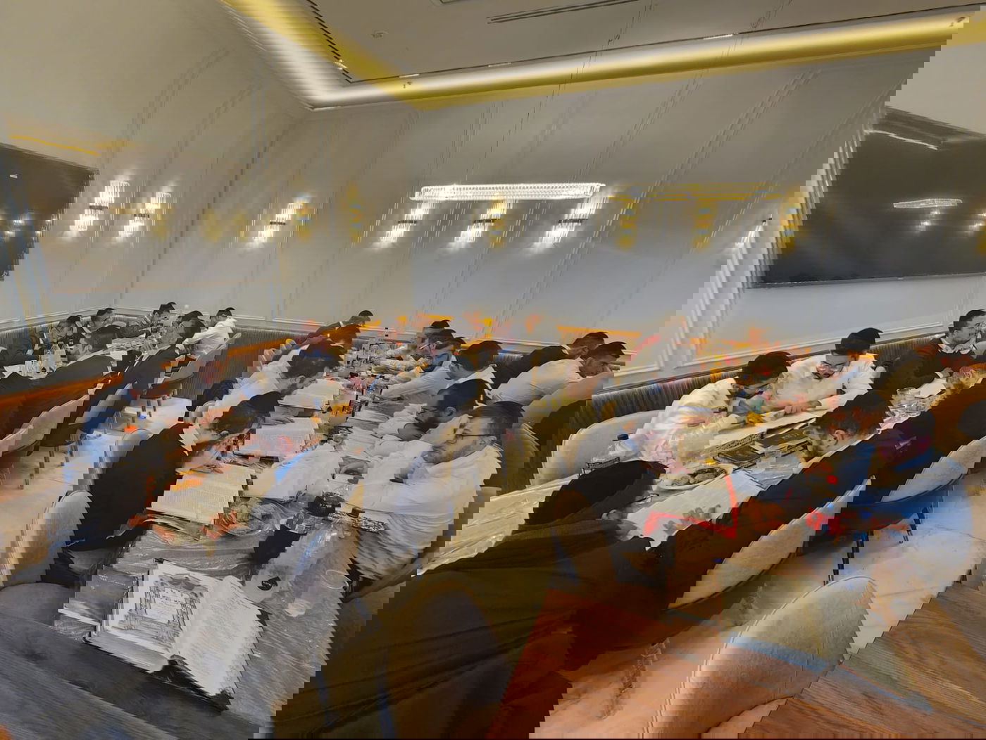 אברכי הכולל פתחו את המסעדה הירושלמית הגדולה בעיר