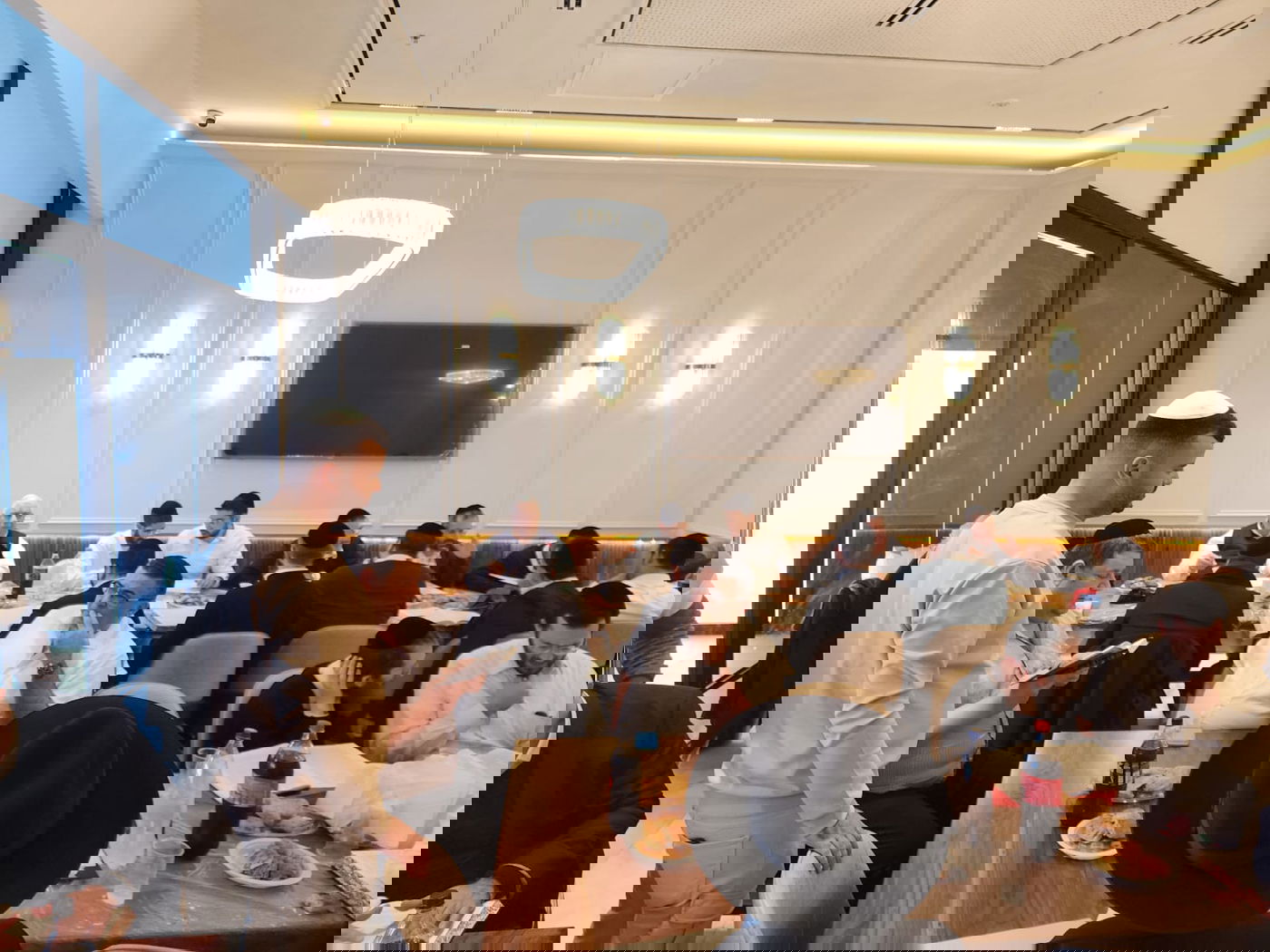 אברכי הכולל פתחו את המסעדה הירושלמית הגדולה בעיר