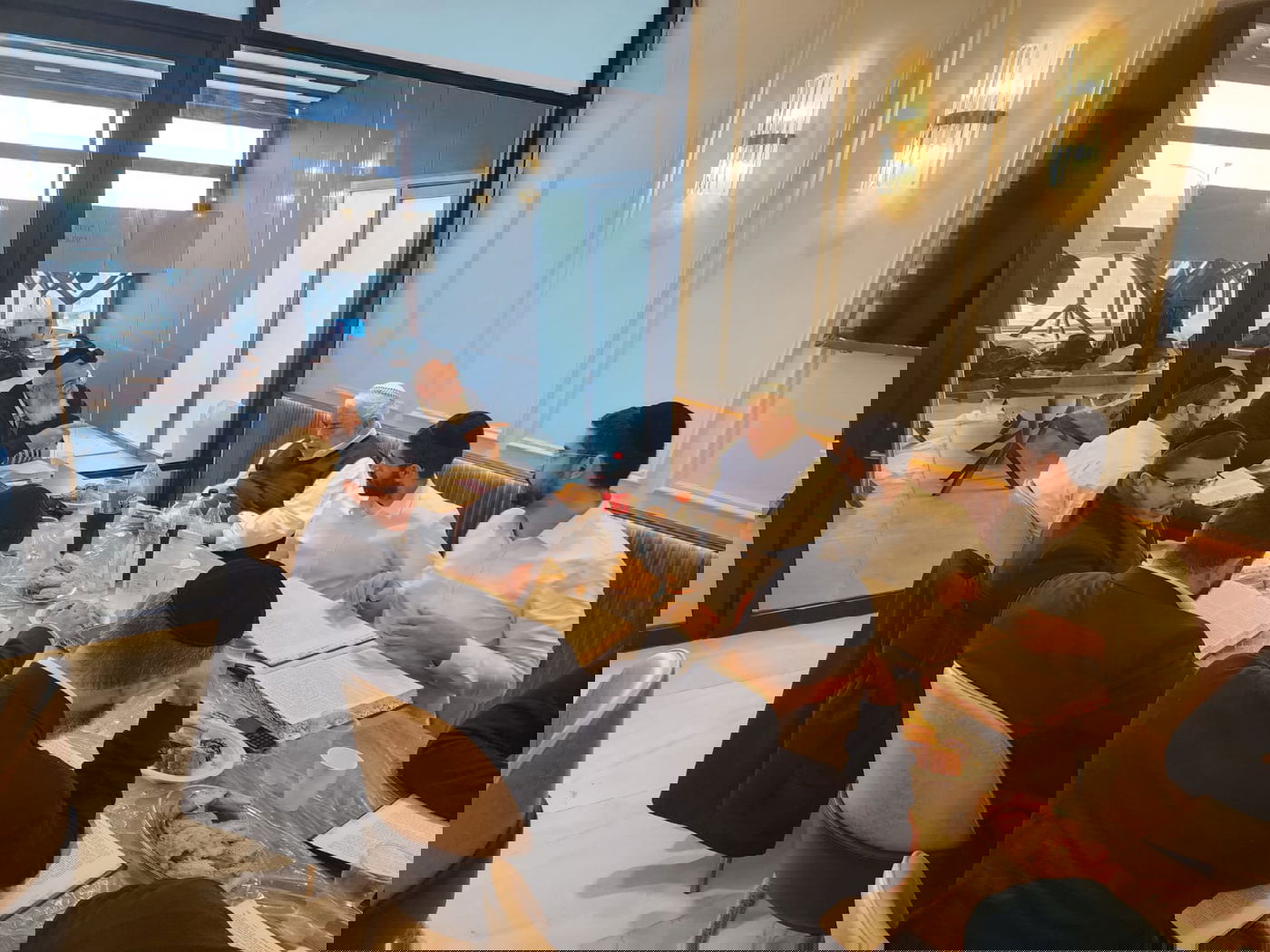 אברכי הכולל פתחו את המסעדה הירושלמית הגדולה בעיר