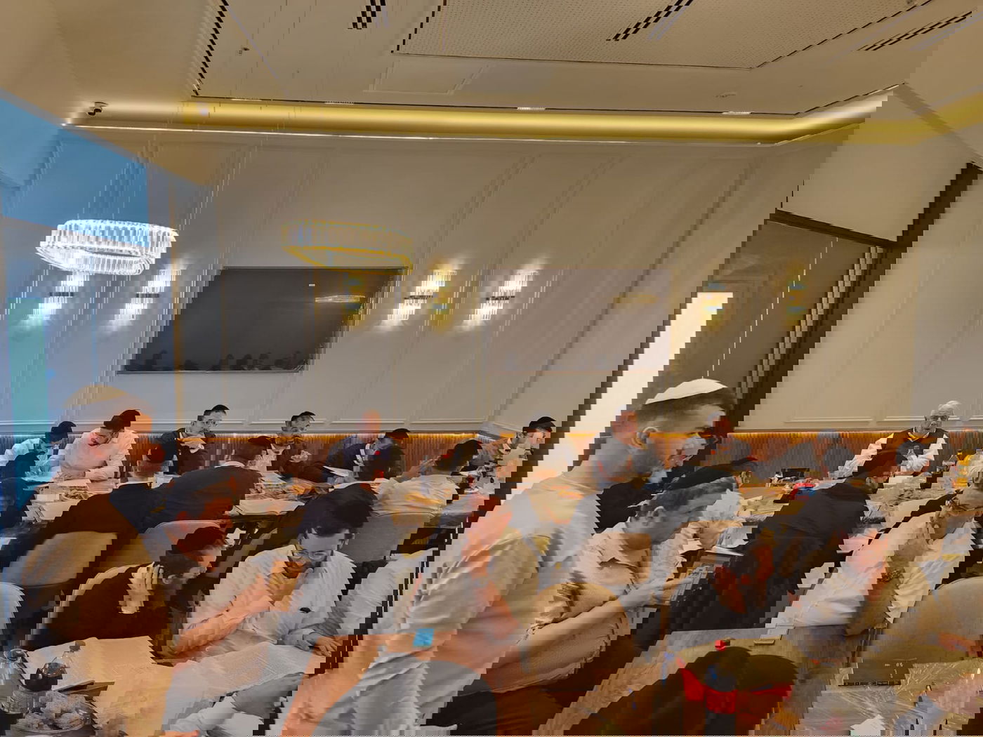 אברכי הכולל פתחו את המסעדה הירושלמית הגדולה בעיר