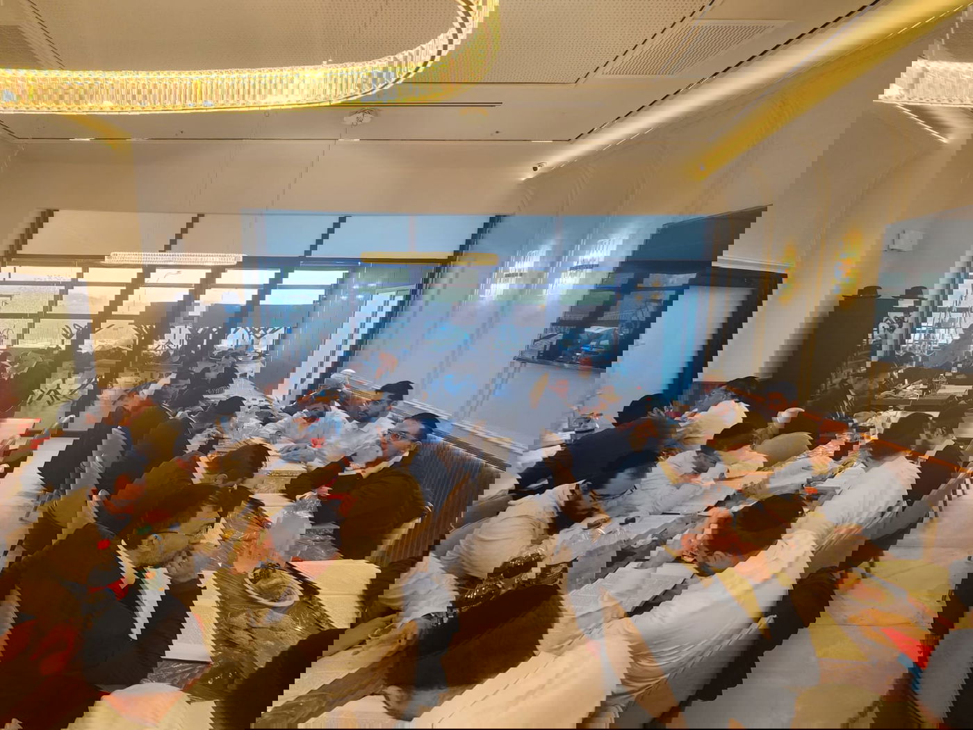 אברכי הכולל פתחו את המסעדה הירושלמית הגדולה בעיר