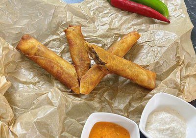 סיגרים ממולאים בפרגיות, כבד עוף ולבבות