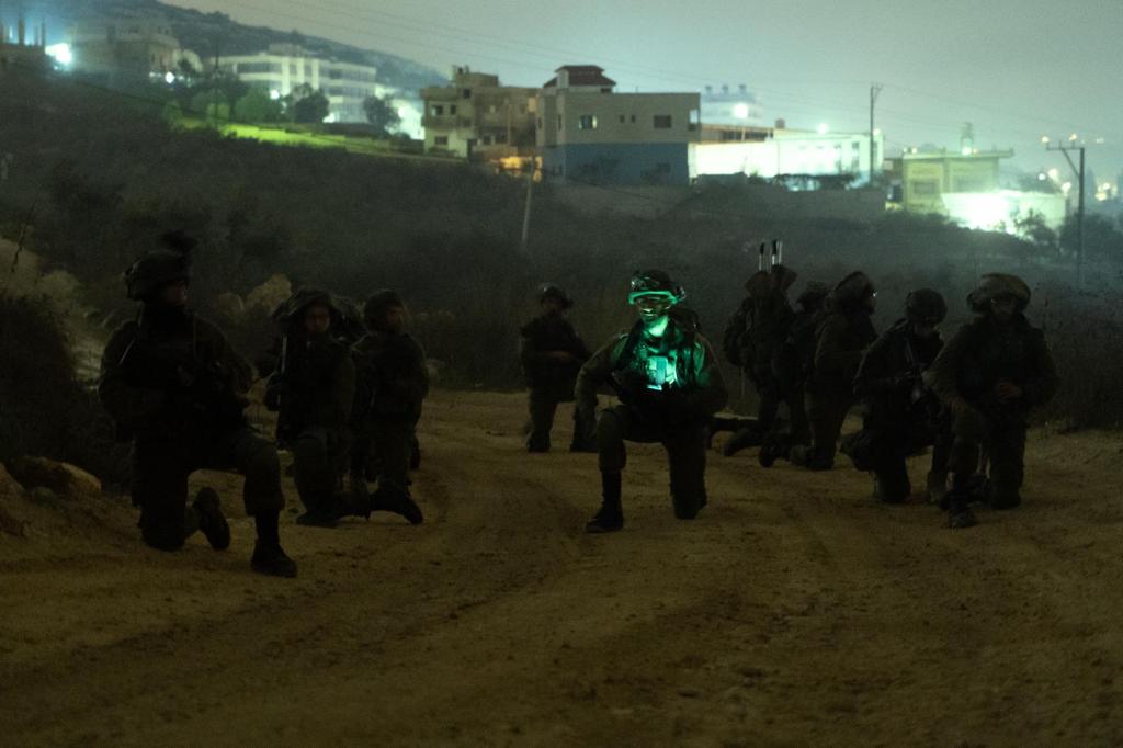 11 מבוקשים נעצרו; בית המחבל הדורס נסרק • תיעוד