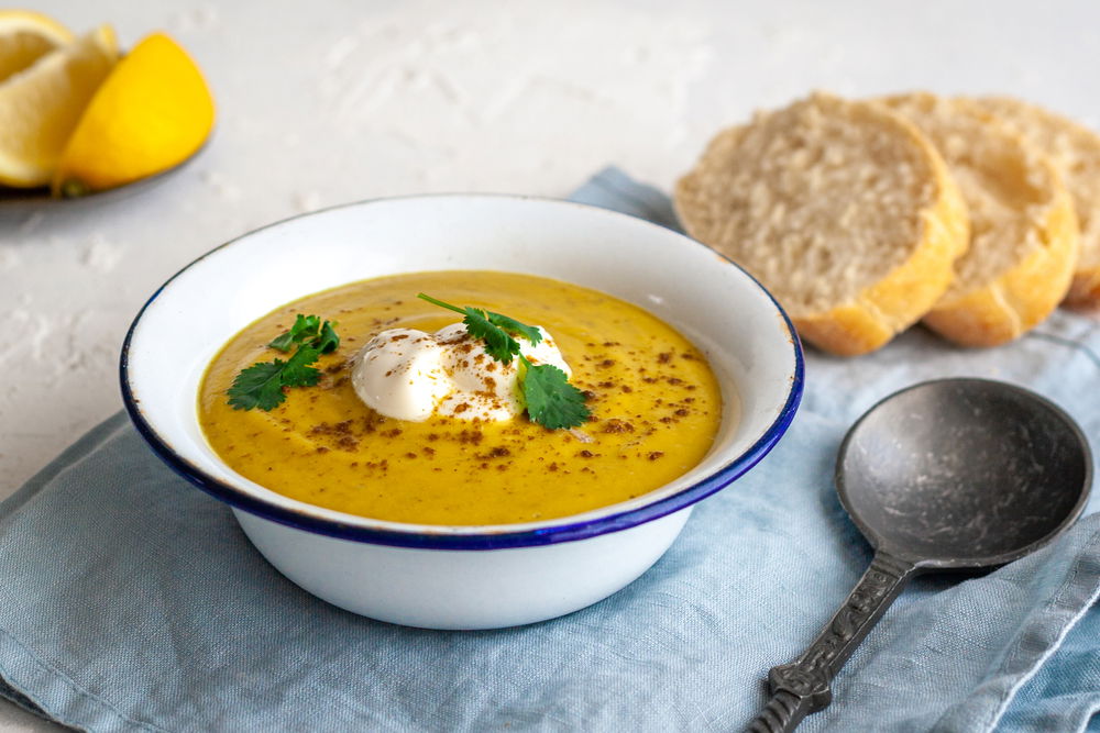 מרק כתום ב-10 דקות עם דלעת ועדשים אדומות