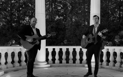 אריה קונסטלר ו'עקב' בסינגל חדש: "בואי"