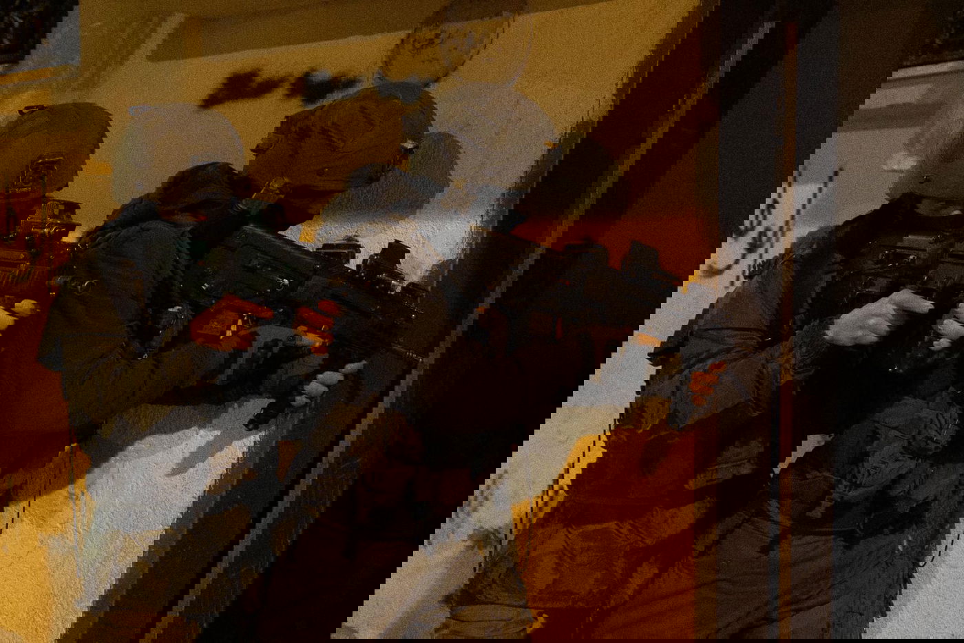 מבצע אחד, 99 תמונות: כך נראה "שובר גלים" בעדשה