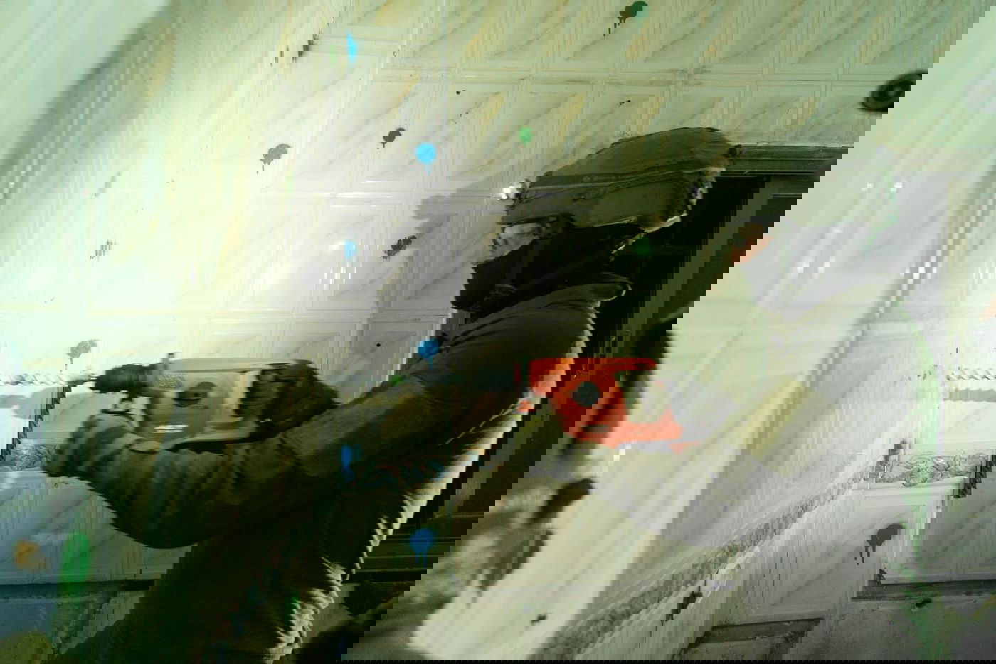 מבצע אחד, 99 תמונות: כך נראה "שובר גלים" בעדשה