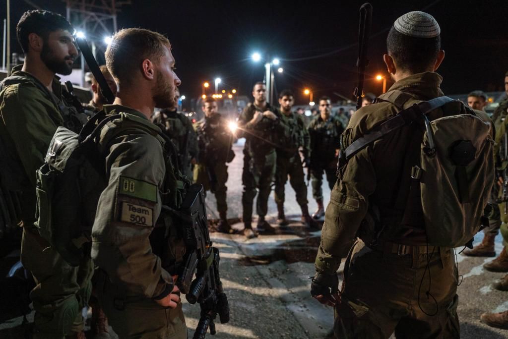 מבצע אחד, 99 תמונות: כך נראה "שובר גלים" בעדשה