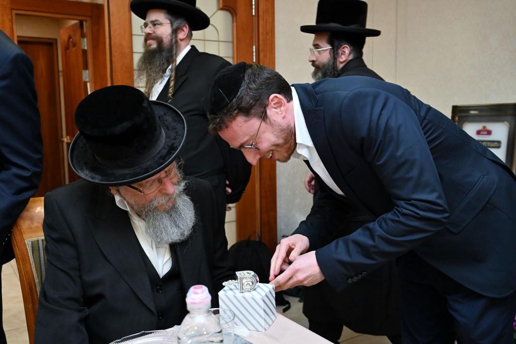 מפגש הוקרה לבנק הפועלים ע"י ארגון 'אהבת חסד'