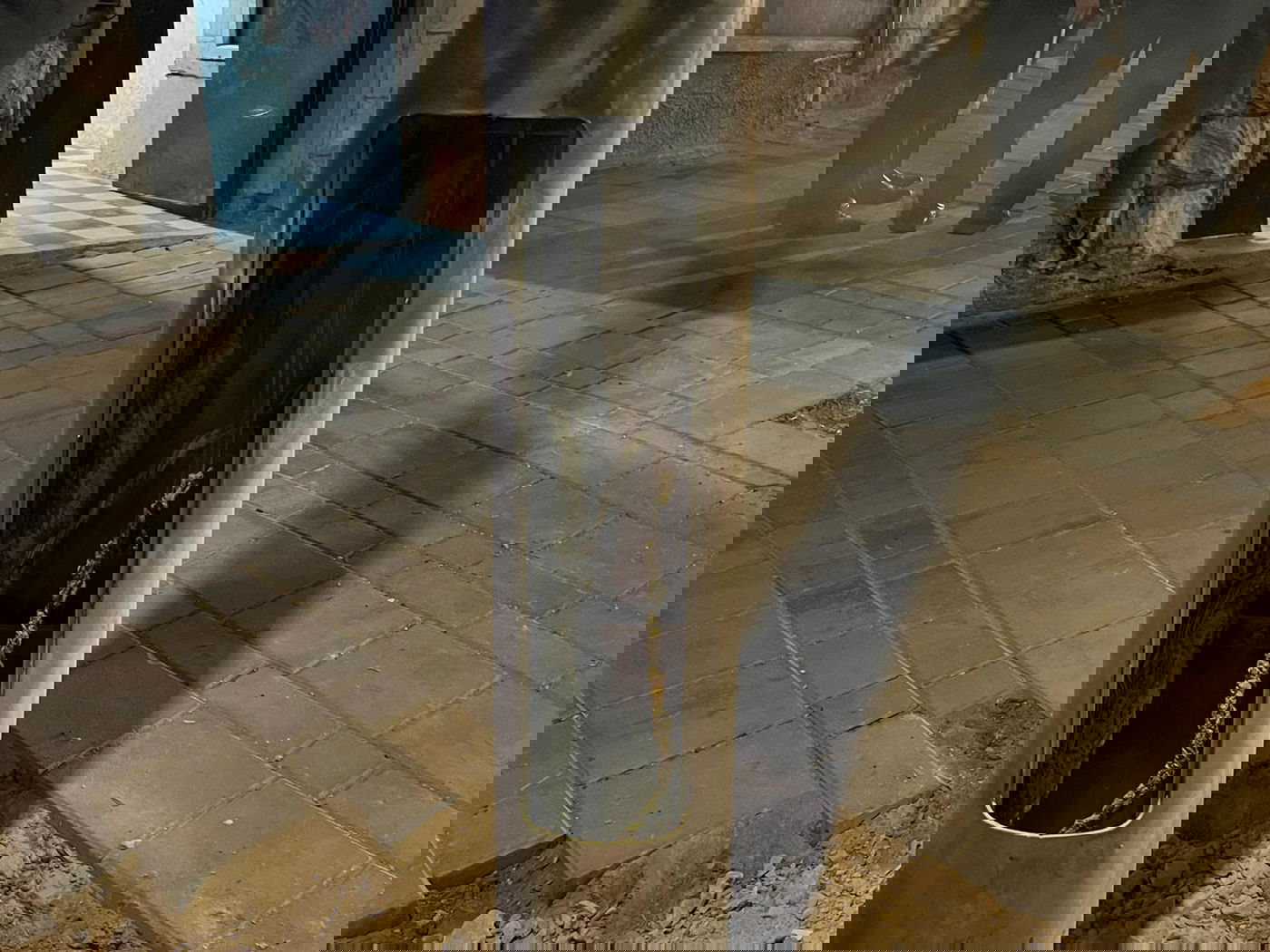 עמודי תאורה חדשים בבר אילן - הוצתו; המשטרה חוקרת