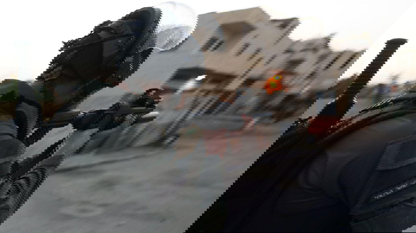 עשרות פלסטינים התפרעו באזור קבר רחל; לוחם מג"ב נפצע קל