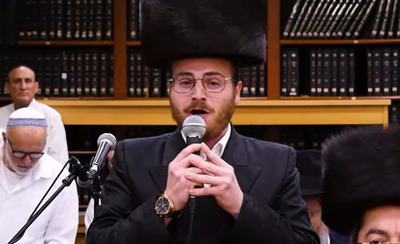 חיים גנץ מבצע את היצירה המודז'יצאית: "ובשופר גדול"