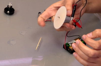 היום נלמד על גלגל ניוטון ועל המעגל חשמלי • מדענים צעירים