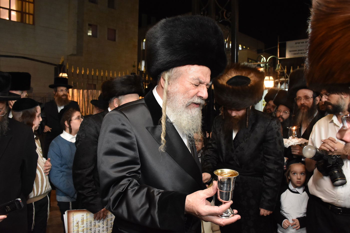 תיעוד משמחת החתונה לנכדת האדמו"ר מאשלג