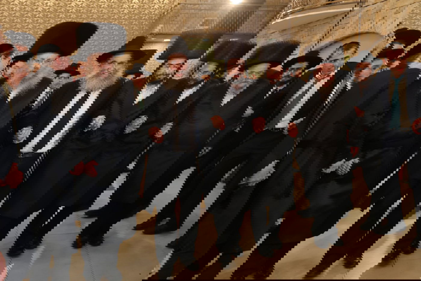 בהשתתפות המונים: שמחת החתונה לבתו של יו"ר ועד הישיבות הגרח"א קאופמן