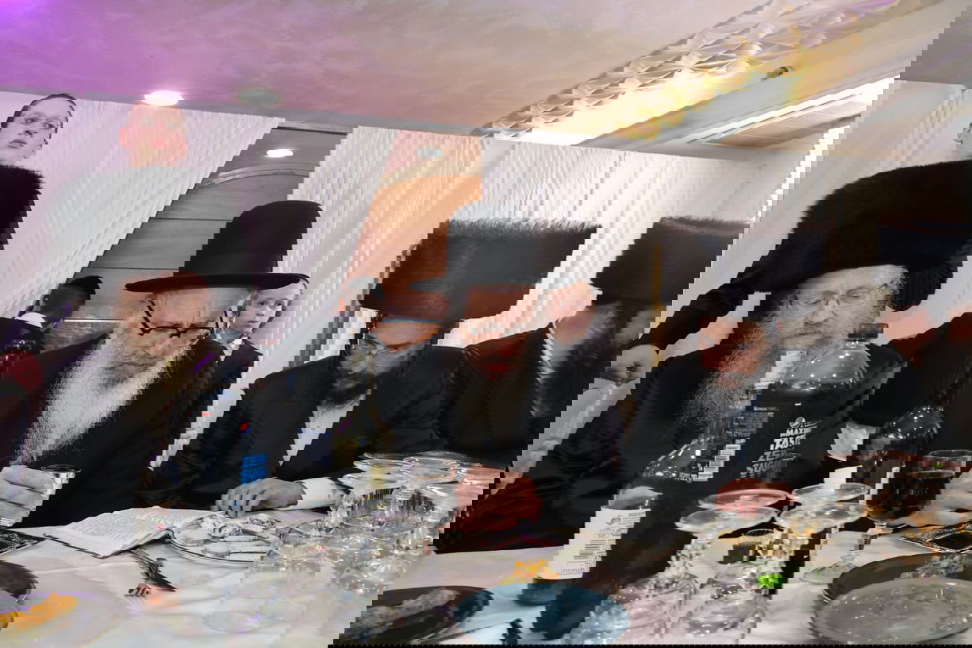 בהשתתפות המונים: שמחת החתונה לבתו של יו"ר ועד הישיבות הגרח"א קאופמן