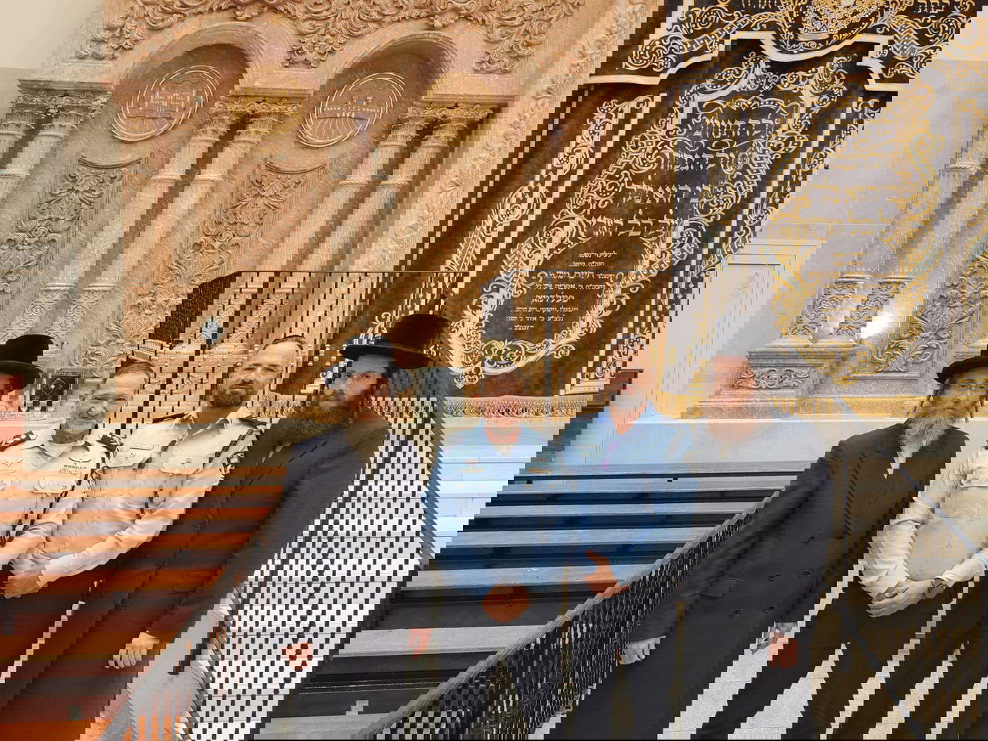 המפכ"ל קובי שבתאי הגיע לביקור בביהמ"ד ויז'ניץ בבני ברק