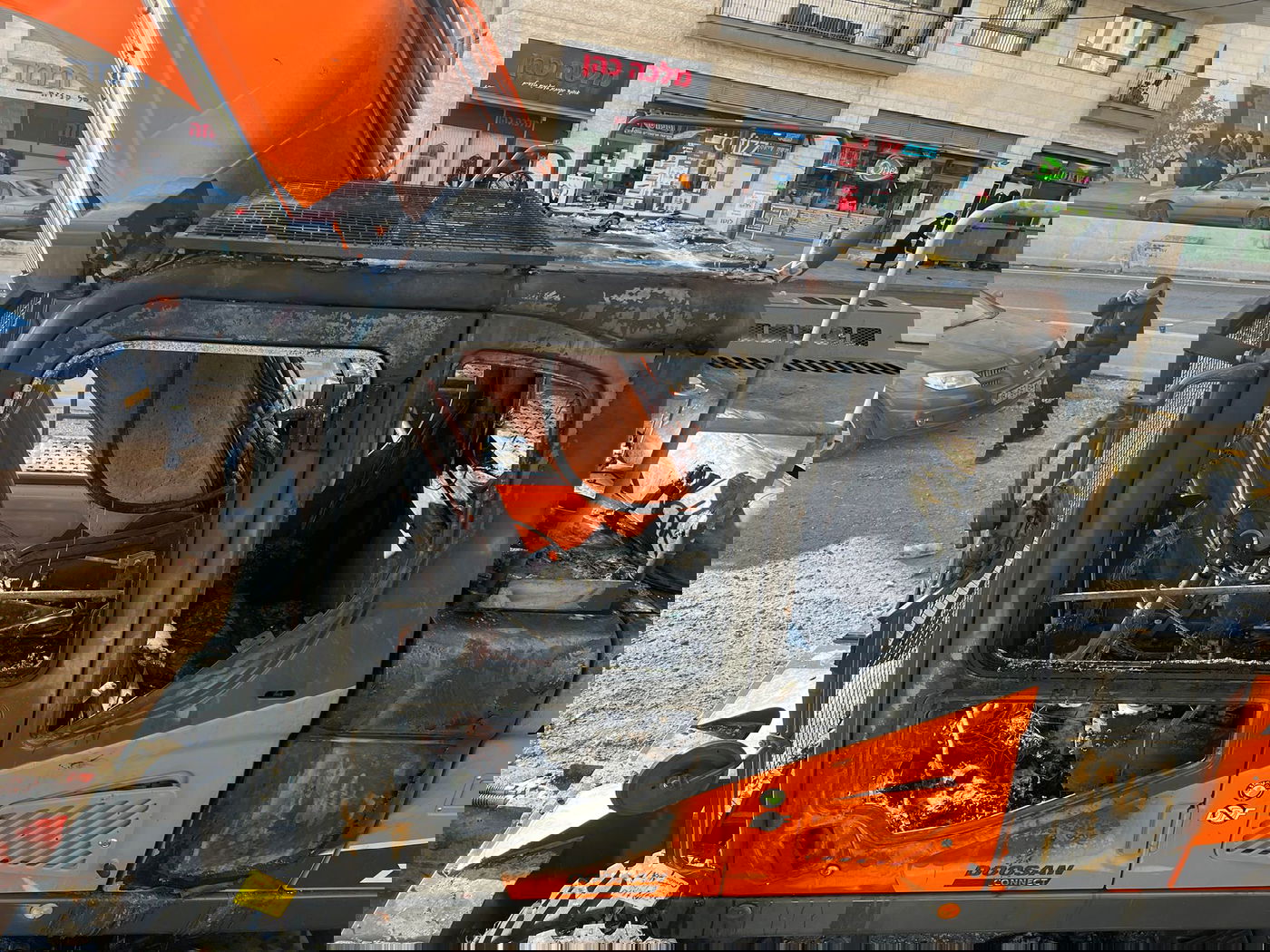 המאבטחים נרדמו בשמירה והמחפר הוצת; הנזק - 400 אלף ש"ח