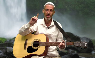 סיפורי צדיקים עם מנחם אופיר • חצ'קלה לכבוד שבת