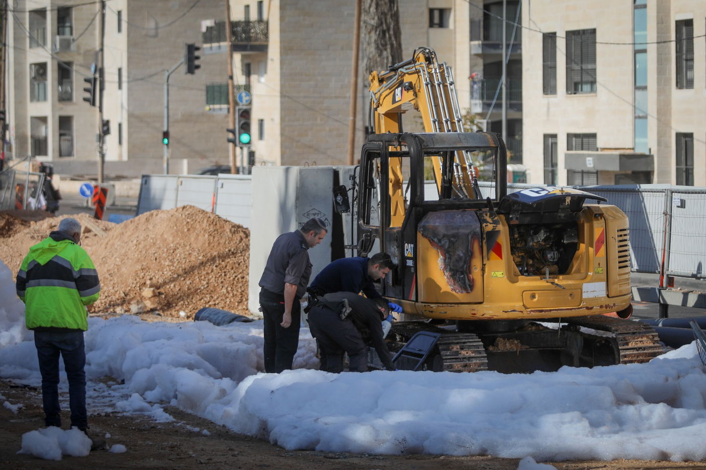 לילה שני שזה קרה: אלמוני הצית כלי הנדסי בשווי מאות אלפי ש"ח
