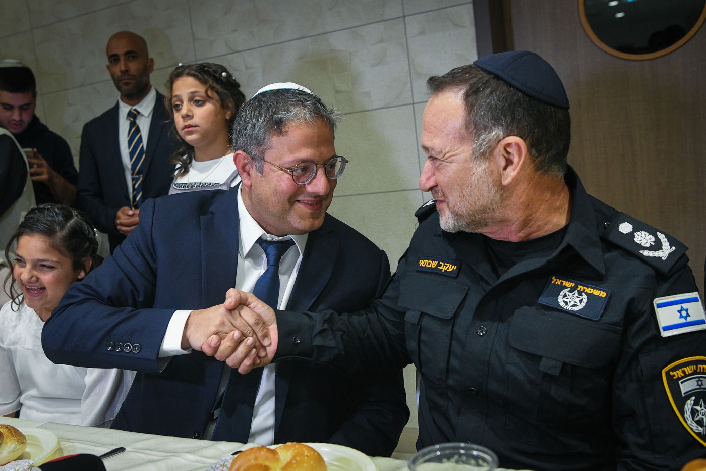 ברקע הסערה: כך התקבל המפכ"ל בבת מצווה של בן גביר