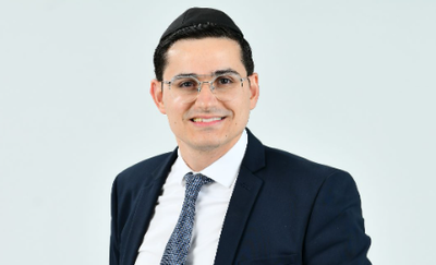 קבלו את רפאל מלול במחרוזת מלהיטי חג החנוכה