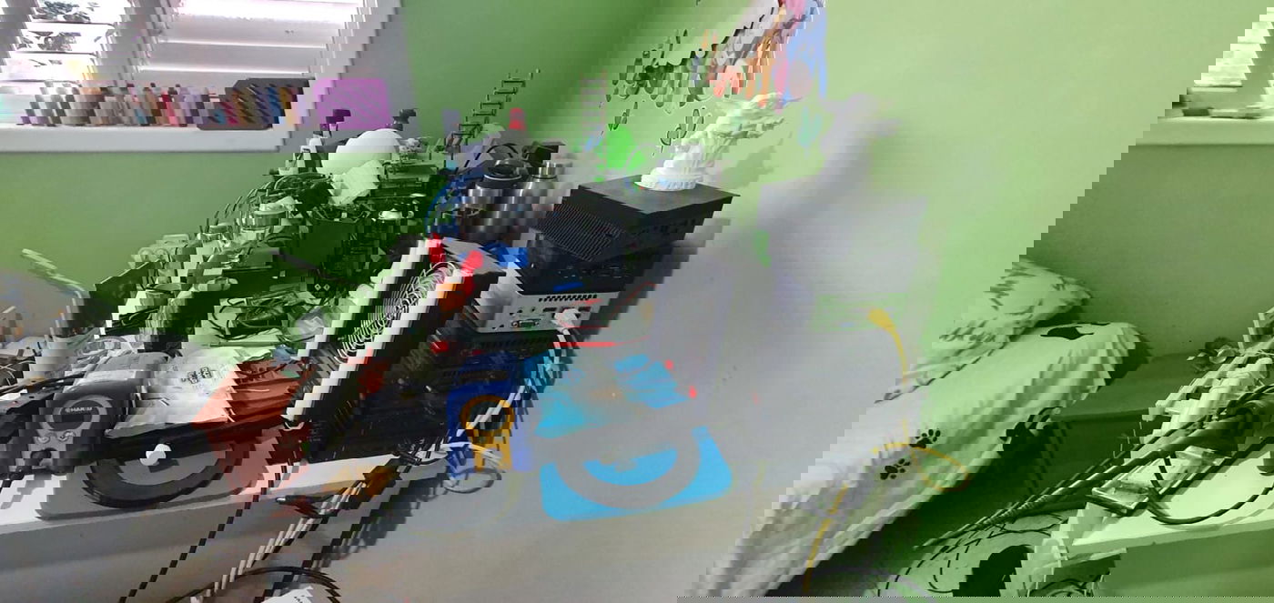 חלק מהציוד של הנוכל