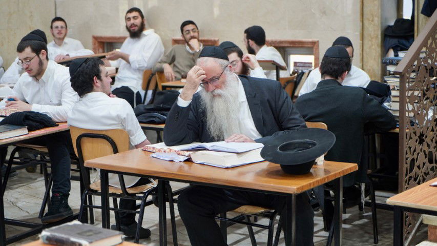 ה'חוזר' הסעיר את הישיבה בכפר חב"ד בשיעור כללי • תיעוד